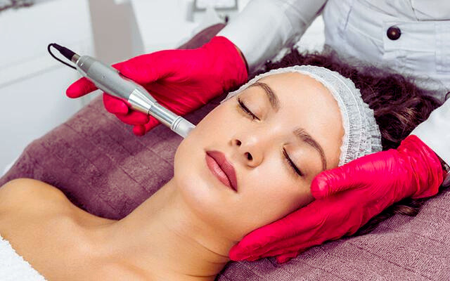 Derma rolling and Microneedling